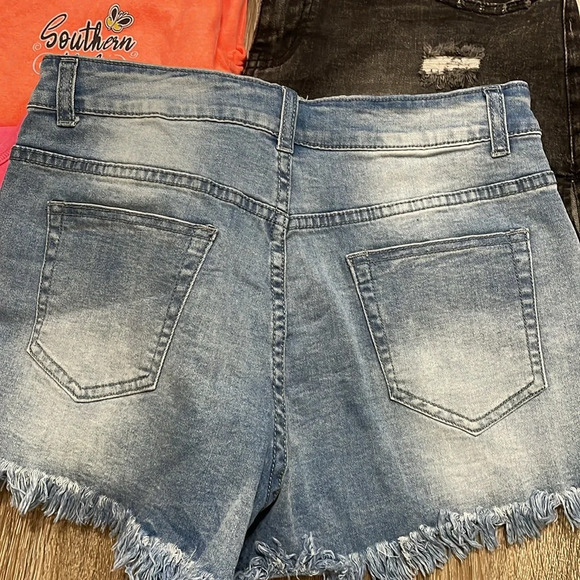 Shirts And Shorts - Picture 4 of 6